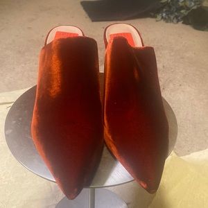 NWT DIANE VON FURSTENBERG MIIKAILA VELVET MULES,